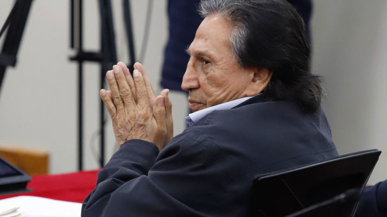 Former Peruvian President (2001-2006) Alejandro Toledo is picture during a court hearing in Lima on October 21, 2024. Peruvian justice will announce this Monday the sentence of former president Alejandro Toledo in the trial in which he is accused of receiving bribes from the Brazilian construction company Odebrecht, a case for which the prosecution is asking for more than 20 years in prison. (Photo by Renato Pajuelo / AFP) (Photo by RENATO PAJUELO/AFP via Getty Images)