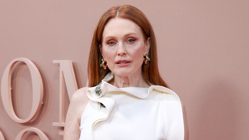 Julianne Moore says her childrens book Freckleface Strawberry was removed from Pentagon-run schools