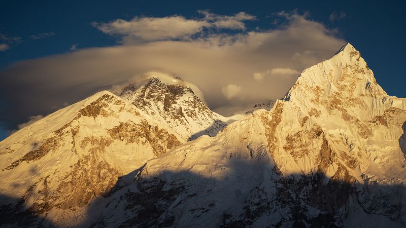 С увеличаването на разходите Everest, Непал просто го направи свободен да се изкачи на близо 100 други планини 