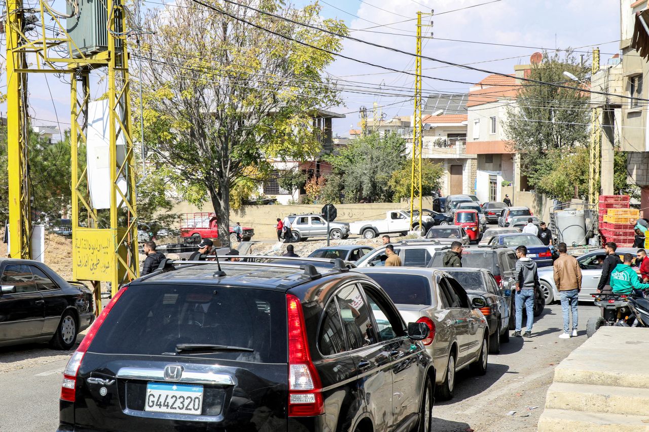 Vehicles condense along a road as residents of Lebanon's eastern city of Baalbek evacuate from the Bekaa Valley city on October 30, 2024, after a statement from the Israeli army spokesperson warning residents of incoming strikes. (Photo by Nidal SOLH / AFP) (Photo by NIDAL SOLH/AFP via Getty Images)