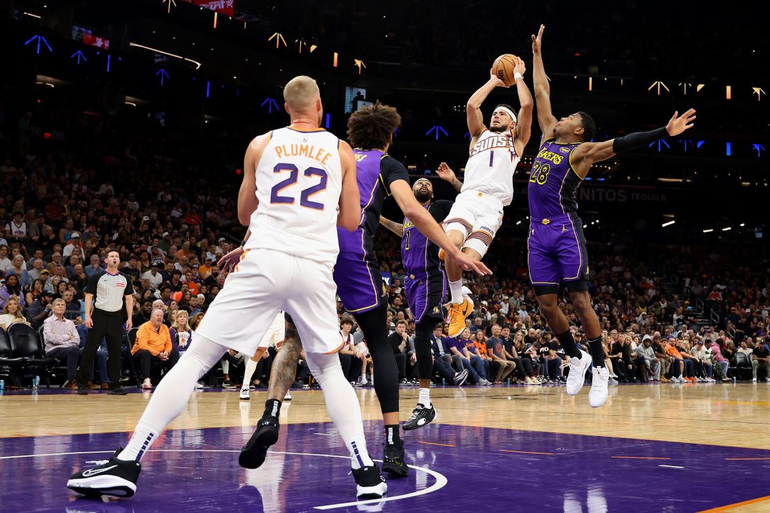 Devin Booker led the Suns to a comeback victory over the Lakers.