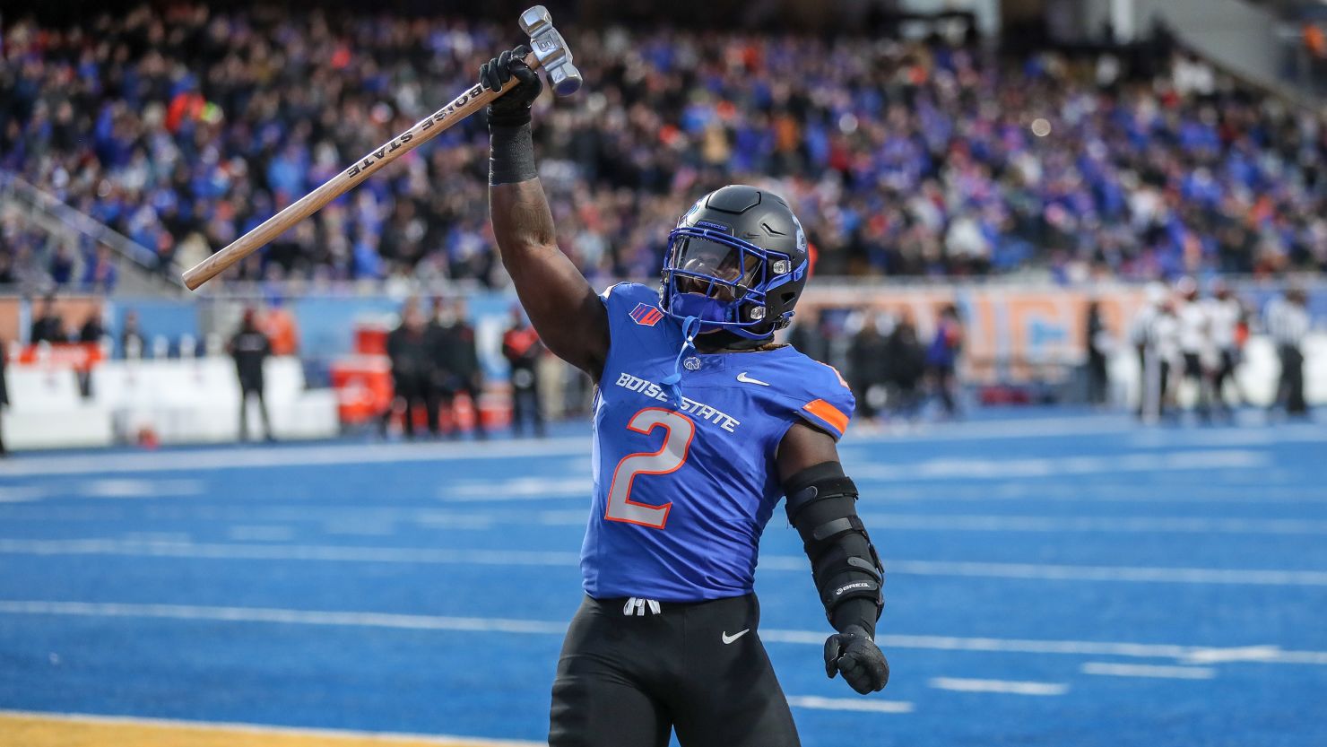 Ashton Jeanty has record-breaking performance in dominant Boise State win  to reaffirm status as Heisman contender | CNN