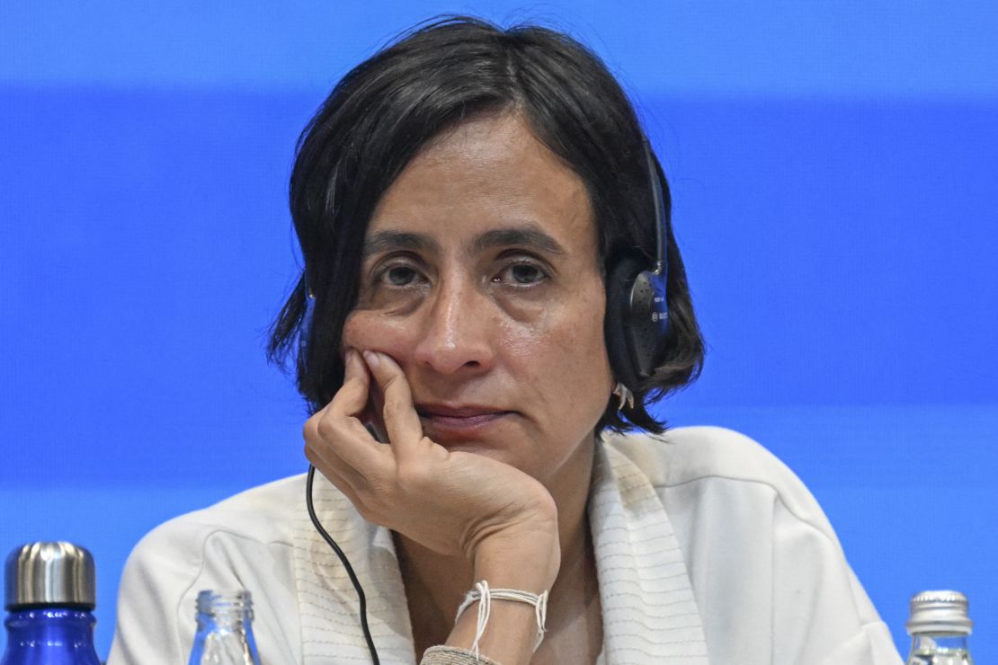 La ministra colombiana de Ambiente y Desarrollo Sostenible, Susana Muhamad, asiste a la última sesión plenaria de la Cumbre COP16 en Cali, Colombia, el 2 de noviembre de 2024