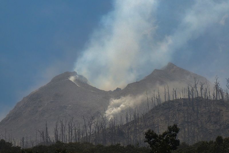 Mount Lewotobi Laki Laki: Volcano Erupts In Eastern Indonesia, Killing ...