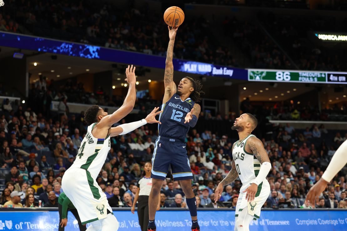 Morant led the Grizzlies past a struggling Bucks team.