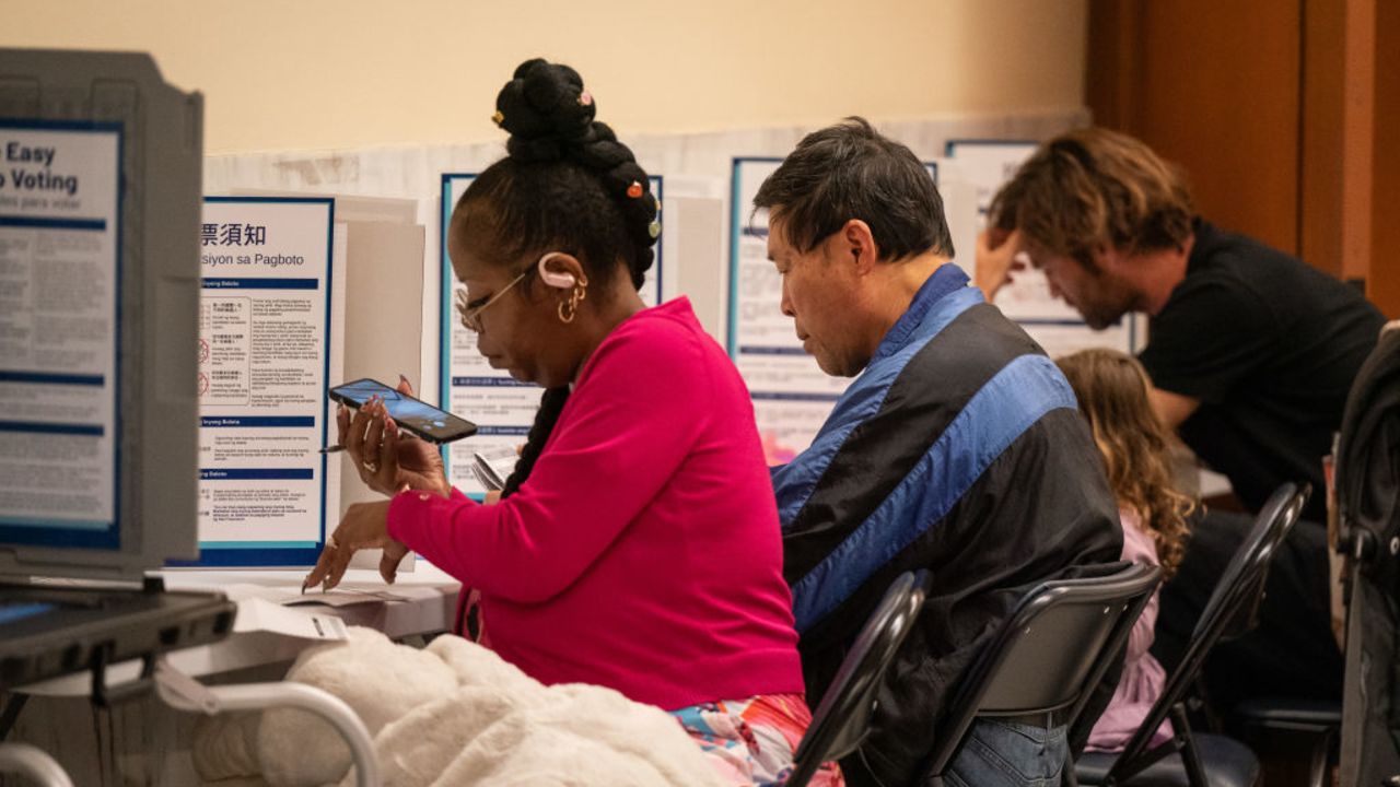 SAN FRANCISCO, CALIFORNIA - NOVEMBER 4: People vote at the San Francisco City Hall voting center on the final day of early voting ahead of Election Day, on November 4, 2024 in San Francisco, California. Millions of Americans will cast their ballots tomorrow in the presidential race between Republican nominee former President Donald Trump and Democratic nominee Vice President Kamala Harris, as well as multiple state elections that will determine the balance of power in Congress. (Photo by Loren Elliott/Getty Images)