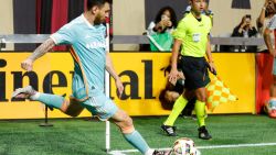 ATLANTA, GEORGIA - NOVEMBER 02: Lionel Messi #10 of Inter Miami plays a corner kick against Atlanta United during the second half of the 2024 MLS Cup Playoffs at Mercedes-Benz Stadium on November 02, 2024 in Atlanta, Georgia.  (Photo by Todd Kirkland/Getty Images)