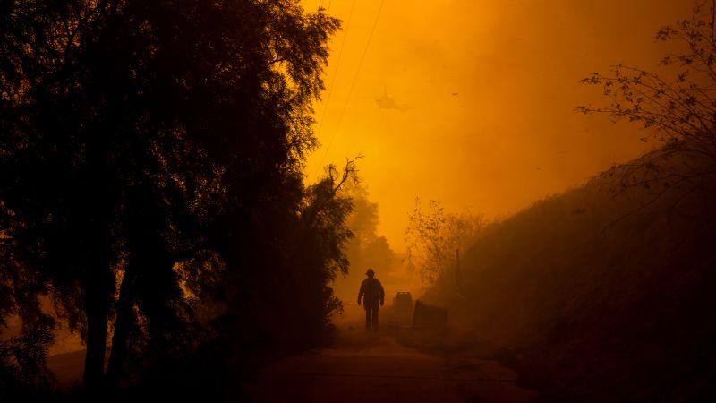 California wildfires: Over 14,000 under evacuation orders from Mountain Fire in Ventura County, Broad Fire in Malibu