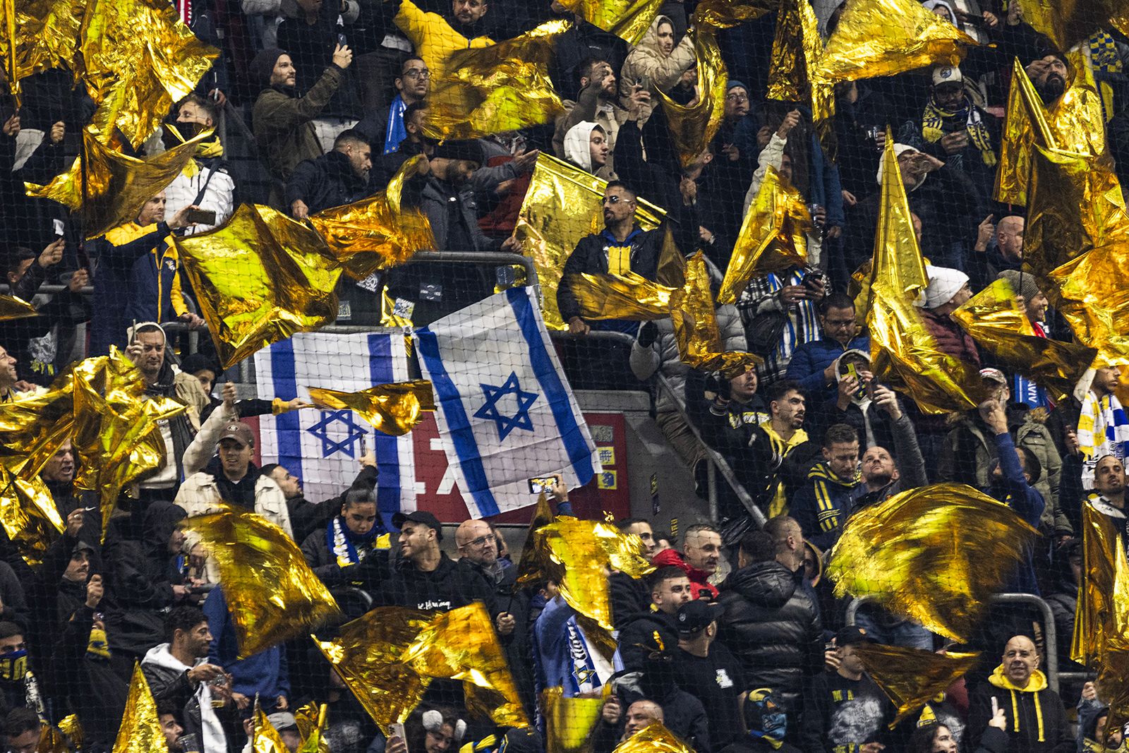 Maccabi/Ajax: Israeli soccer fans attacked in Amsterdam, Israeli and Dutch authorities say | CNN