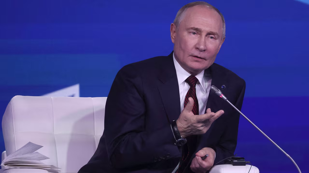 Russia's President Vladimir Putin answers a question during the Valdai Discussion Club meeting in Sochi on November 7.