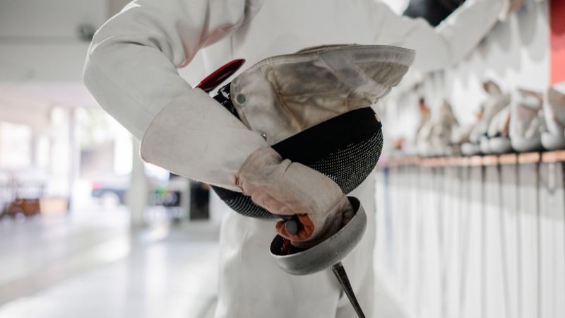 Фесингът на САЩ дисквалифицира фехтовач от женски турнир в Мериленд