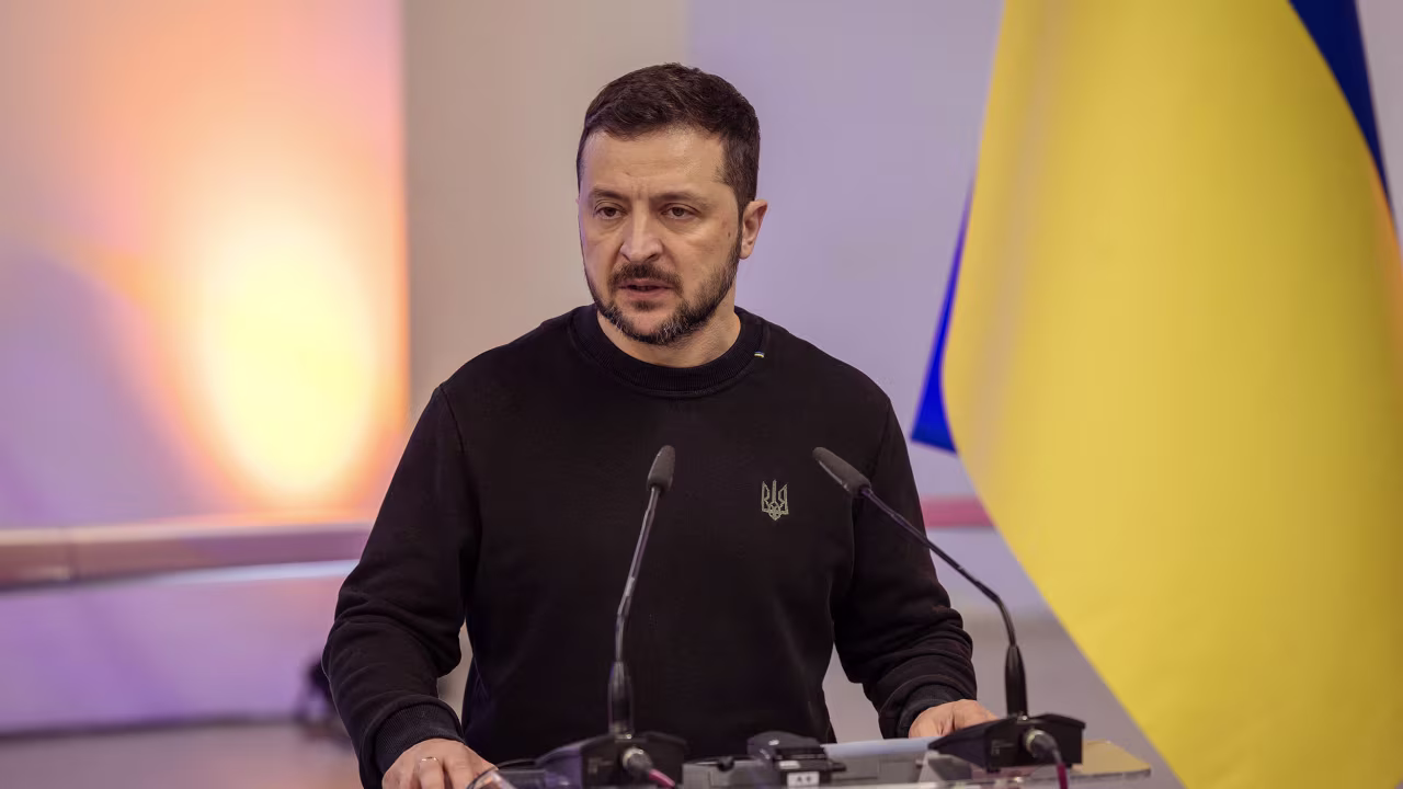 Ukrainian President Volodymyr Zelensky delivers a statement in Kyiv on November 19.
