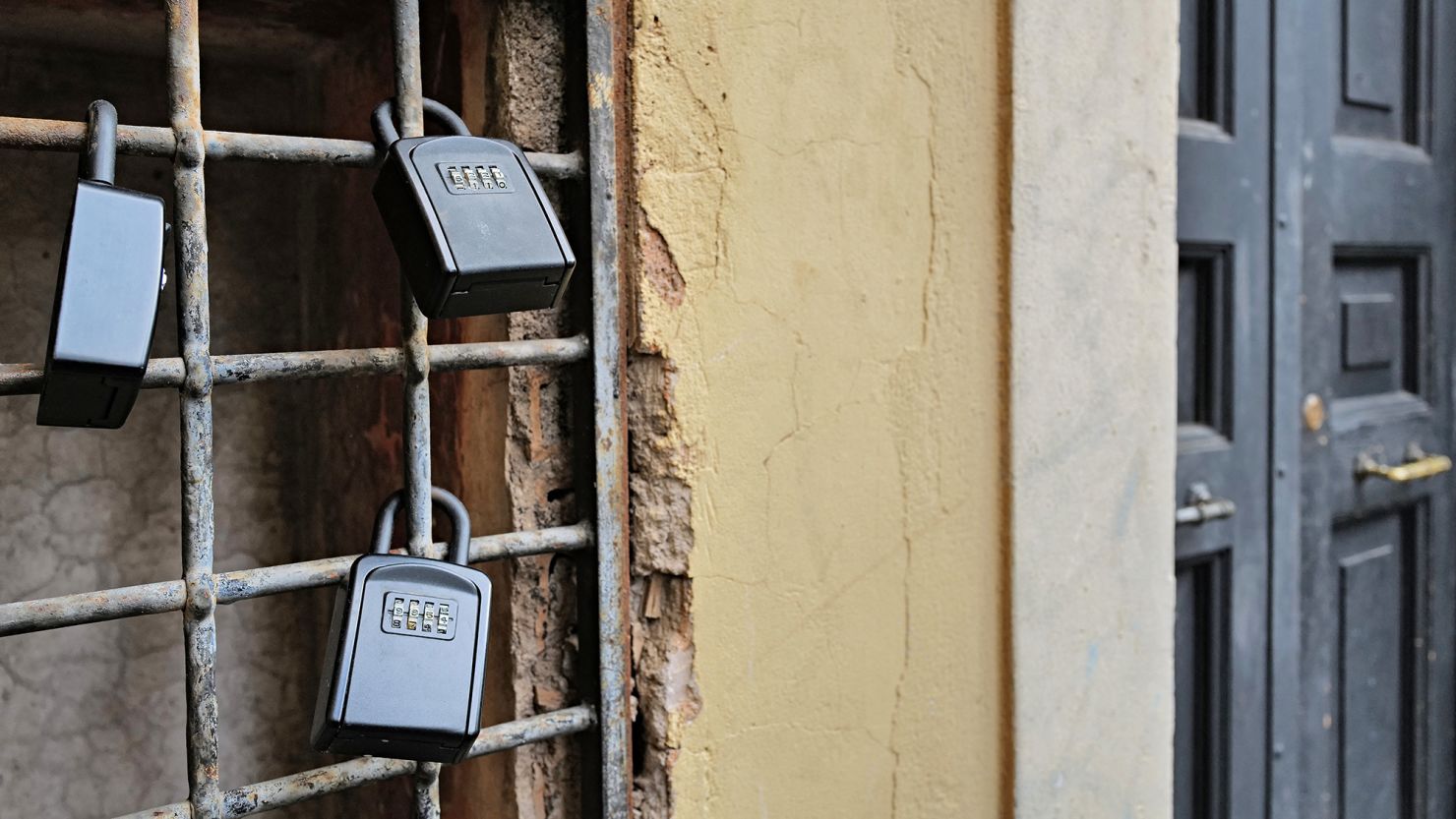 italy-bans-airbnb-self-check-ins
