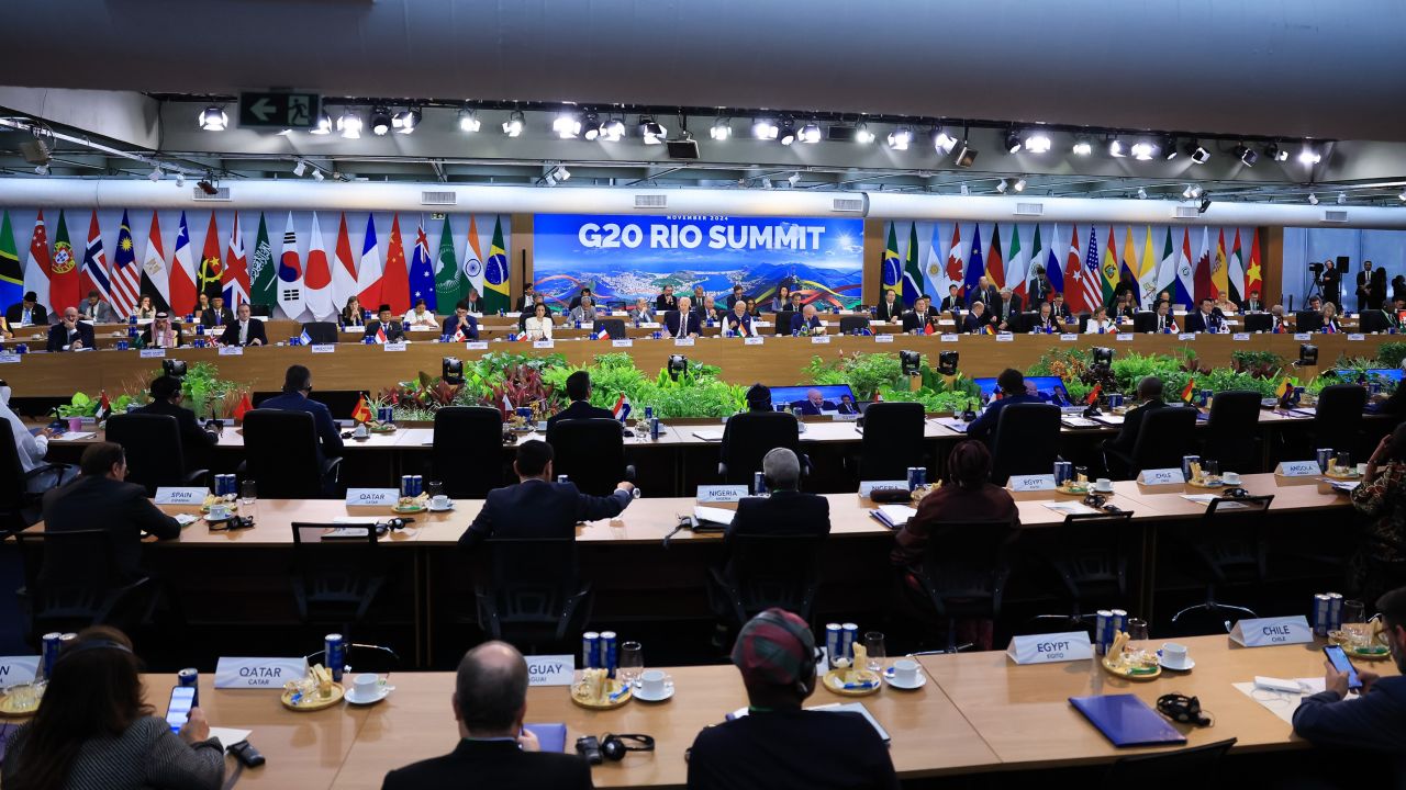 RIO DE JANEIRO, BRAZIL - NOVEMBER 19: Leaders of the G20 participate partcipate in a working session as part of the G20 Summit Rio de Janeiro 2024on November 19, 2024 in Rio de Janeiro, Brazil. The 2024 G20 Summit takes place in Brazil for the first time. The event gathers leaders of the most important economies. Starvation, sustainable development and social inclusion are some of the issues to be during the summit. (Photo by Buda Mendes/Getty Images)