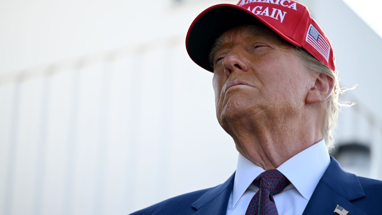 BROWNSVILLE, TEXAS - NOVEMBER 19: U.S. President-elect Donald Trump attends a viewing of the launch of the sixth test flight of the SpaceX Starship rocket on November 19, 2024 in Brownsville, Texas. SpaceX’s billionaire owner, Elon Musk, a Trump confidante, has been tapped to lead the new Department of Government Efficiency alongside former presidential candidate Vivek Ramaswamy. (Photo by Brandon Bell/Getty Images)