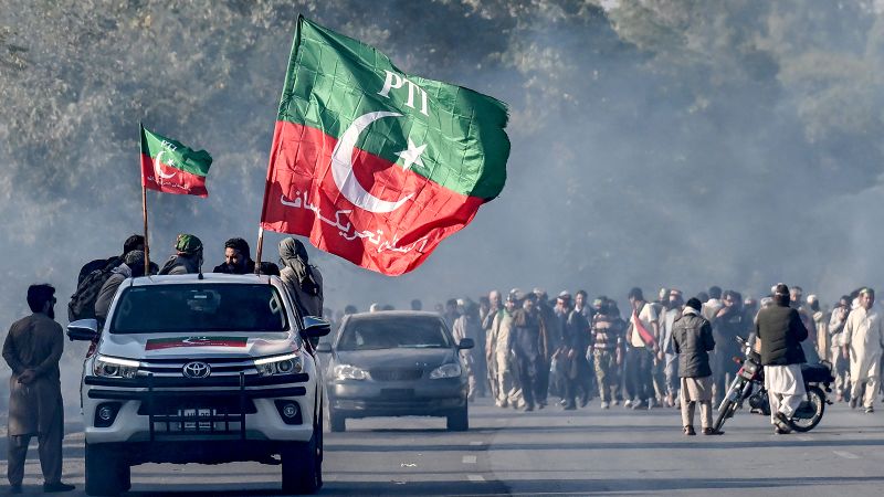 Protests by Imran Khan supporters: why the Pakistani capital is on lockdown, with internet blackouts and thousands of demonstrators