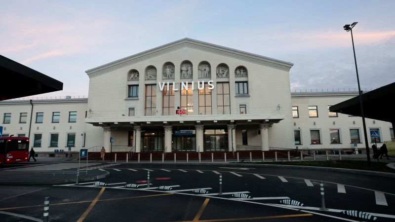 Lithuania suspends air traffic at Vilnius Airport over balloons in airspace
