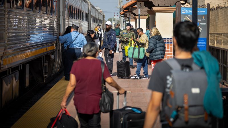 Read more about the article More people are riding Amtrak than ever before and improvements are on the way – CNN