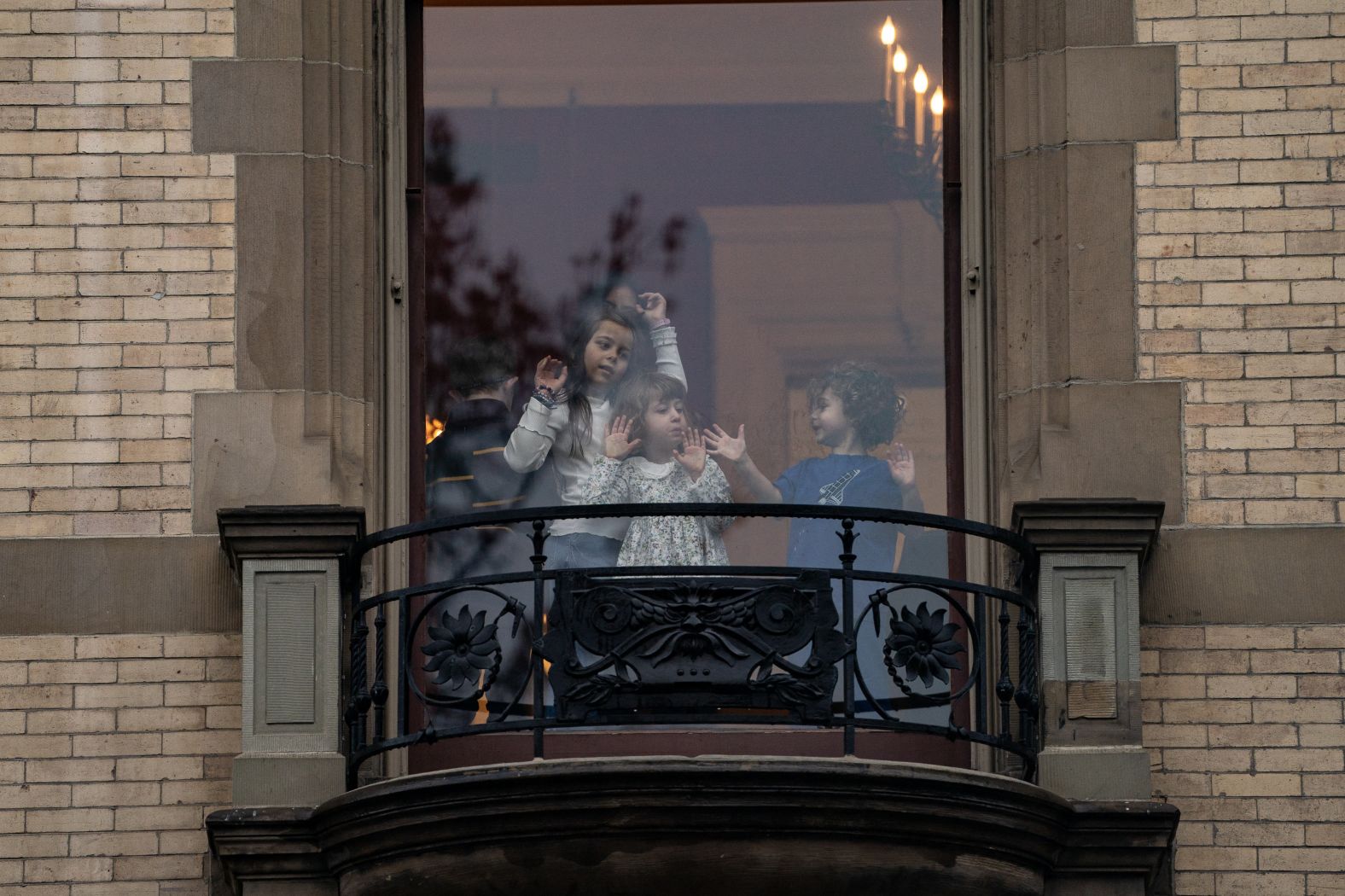 Children watch the Macy's Thanksgiving Day Parade.