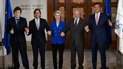 TOPSHOT - (L/R) Argentina's President Javier Milei, Uruguay's President Luis Lacalle Pou, European Commission President Ursula von der Leyen, Brazil's President Luiz Inacio Lula da Silva and Paraguay's President Santiago Pena pose for the family picture of the LXV Mercosur Summit in Montevideo on December 6, 2024. (Photo by Eitan ABRAMOVICH / AFP) (Photo by EITAN ABRAMOVICH/AFP via Getty Images)