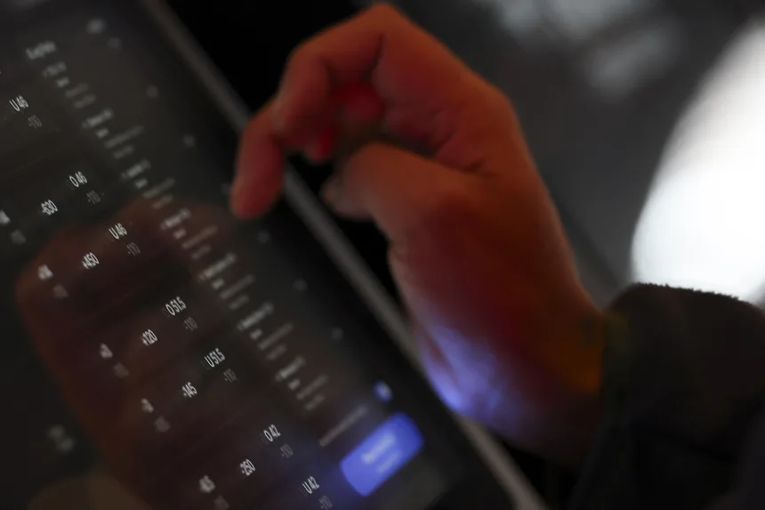 El tiempo apremia ante la decisión de la NCAA sobre la propuesta de norma de apuestas. El tiempo apremia ante la decisión de la NCAA sobre la propuesta de norma de apuestas.