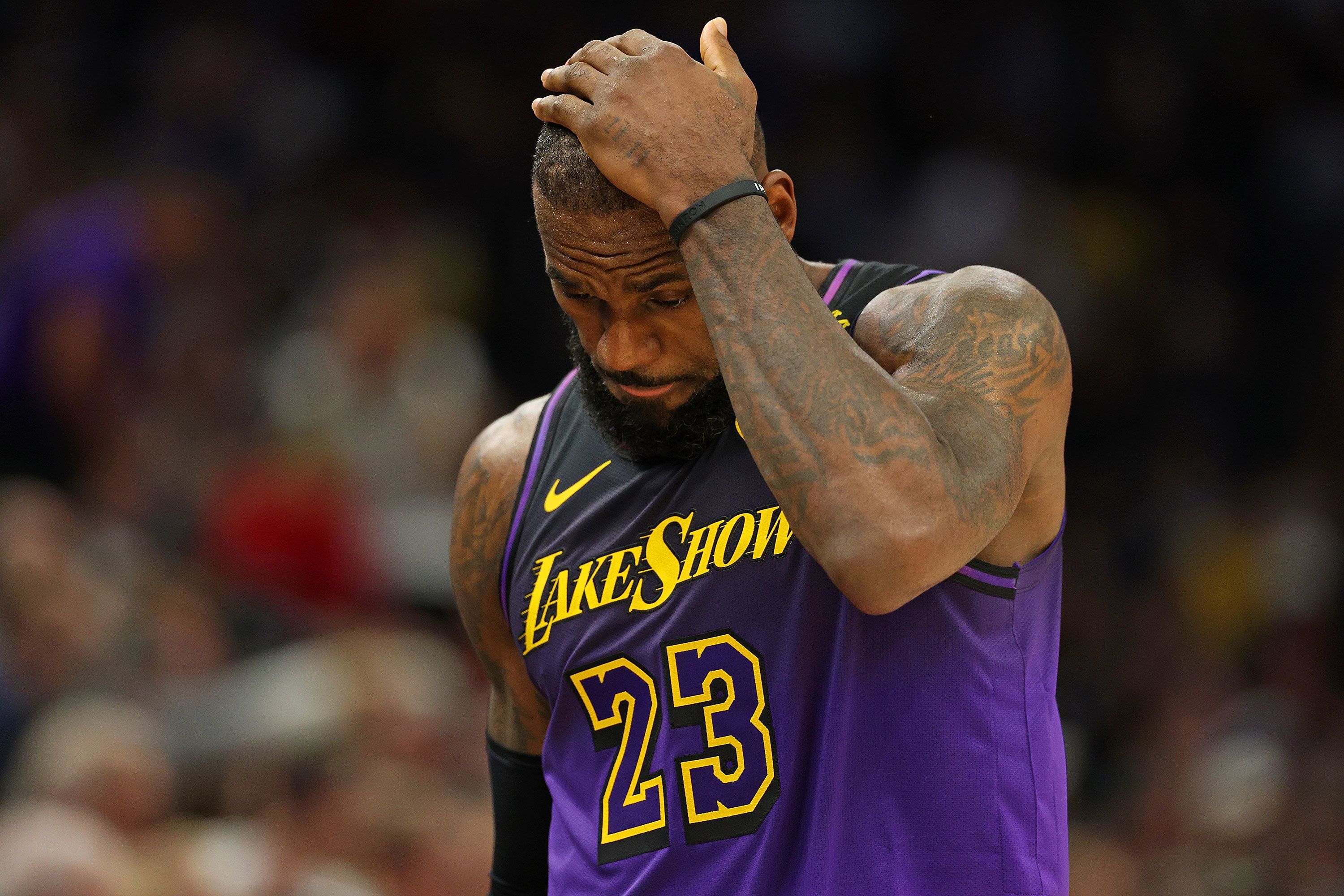 LeBron James barely keeps double-digit scoring streak alive as LA Lakers  fall to Minnesota Timberwolves | CNN