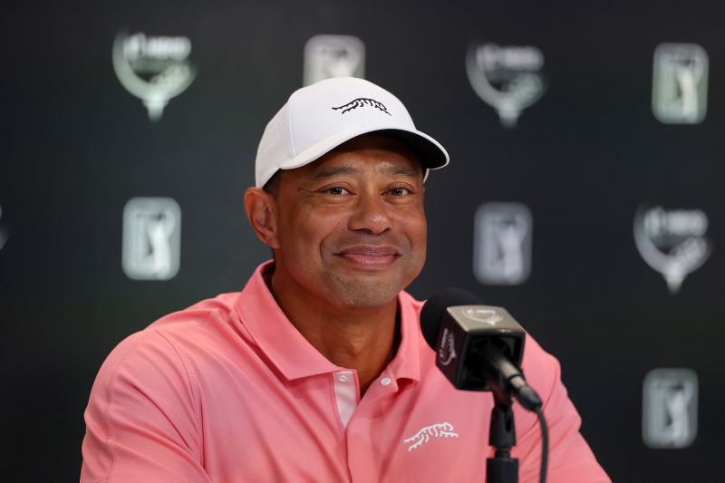 Tiger Woods diz que tem 'um longo caminho a percorrer' antes de estar pronto para retornar