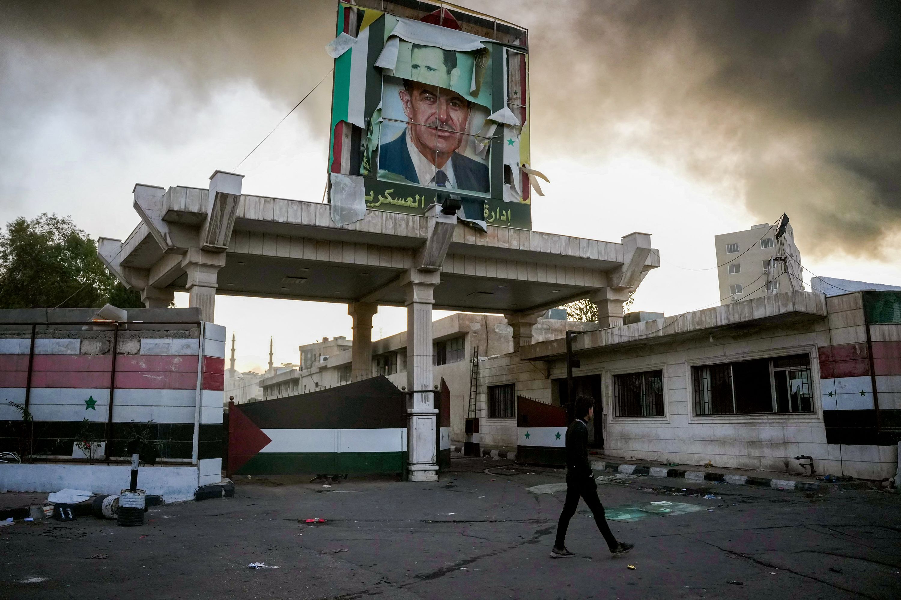 صورة مشوهة للرئيس السوري السابق حافظ الأسد