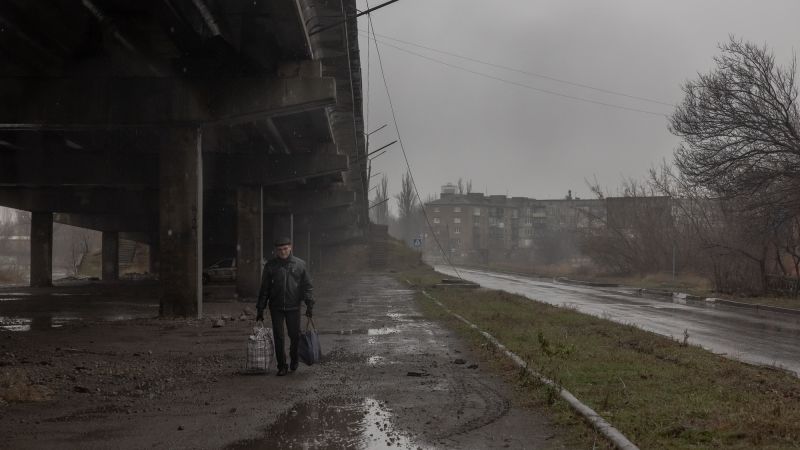 Russian forces just three kilometers from key Ukrainian city of Pokrovsk