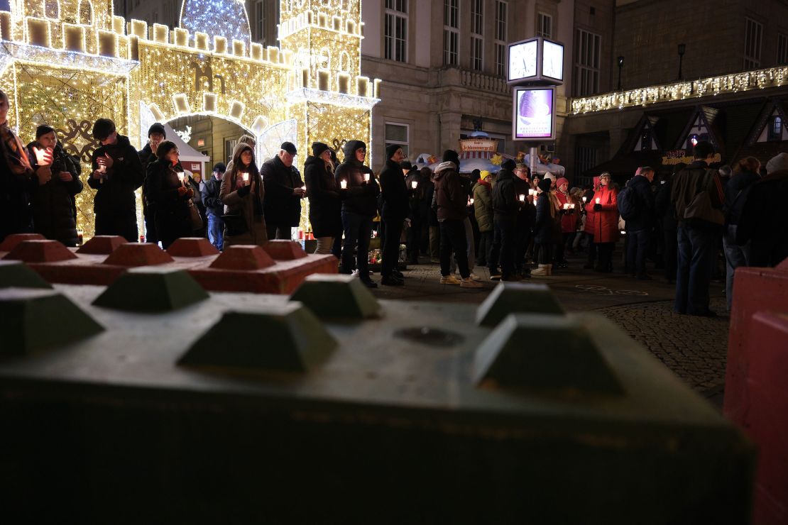 Elsewhere in Magdeburg, mourners gather under the motto: "Don’t give hate a chance!"