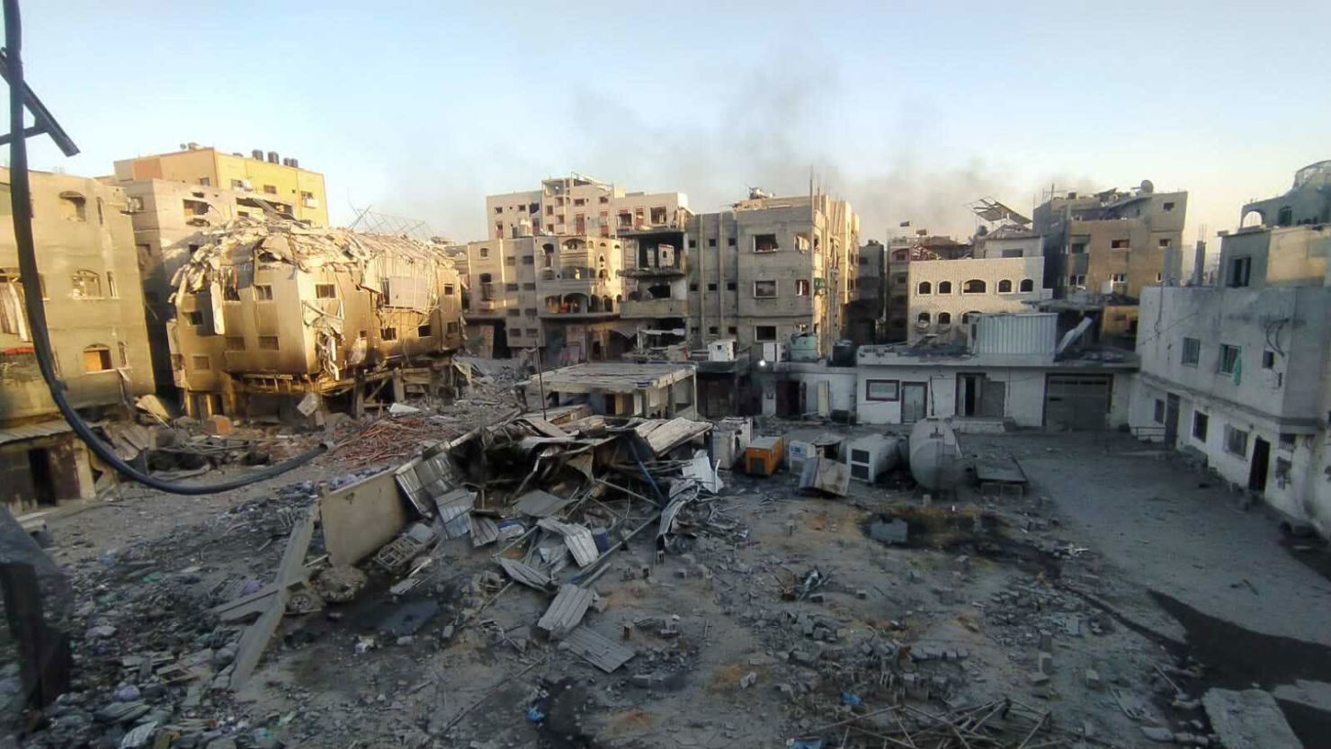 israeli-forces-surround-northern-gaza-hospital-and-order-evacuation-says-director