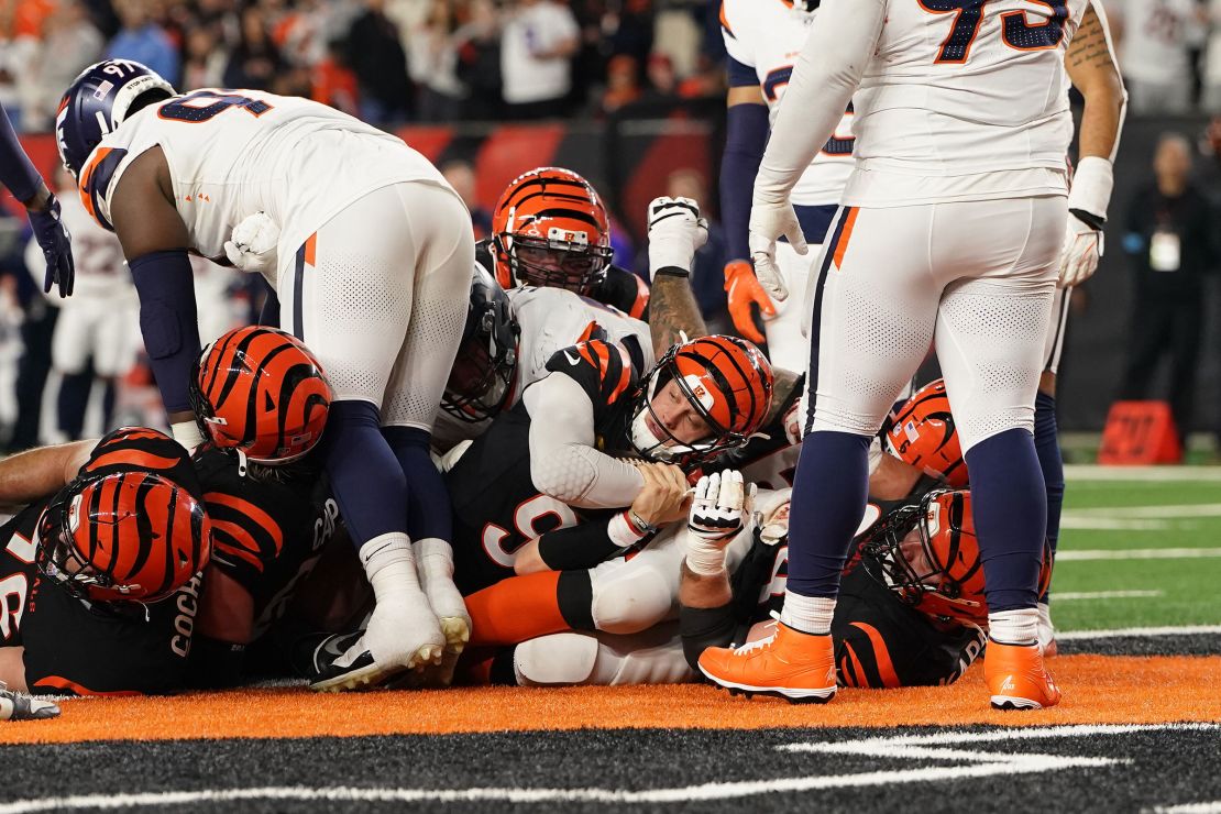 Cincinnati Bengals quarterback Joe Burrow rushes for a touchdown.