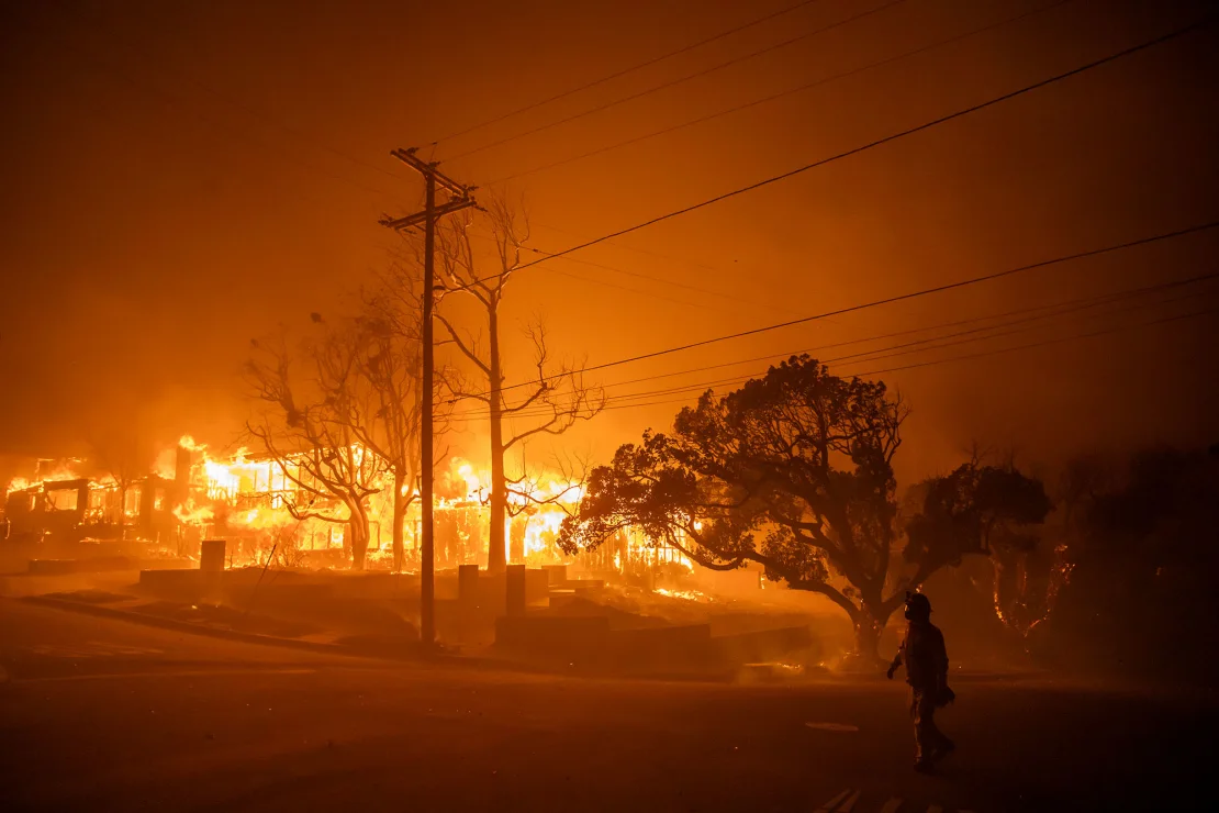 NBA coaches Steve Kerr and JJ Redick say family members evacuated their homes amid Pacific Palisades wildfires