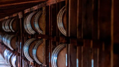 Kentucky tiene más de 14 millones de barriles de bourbon añejándose en almacenes de todo el estado.