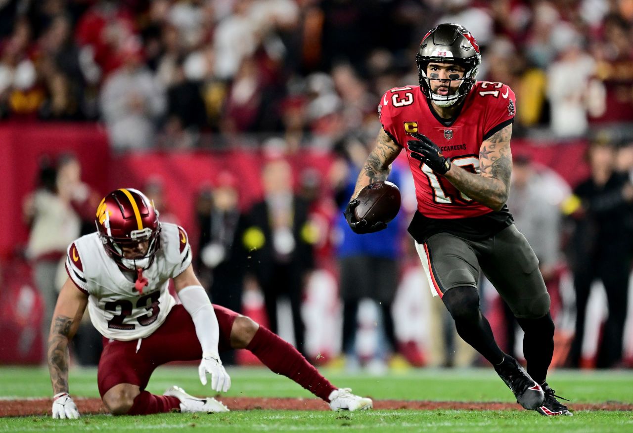 Live updates: Washington Commanders vs. Tampa Bay Buccaneers in NFL wild  card round | CNN