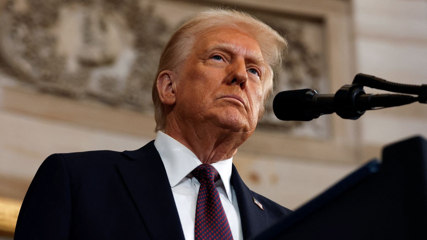 Trump threatens 25% tariffs on Mexico and Canada on Feb. 1, punting Day 1 pledge | CNN Business
