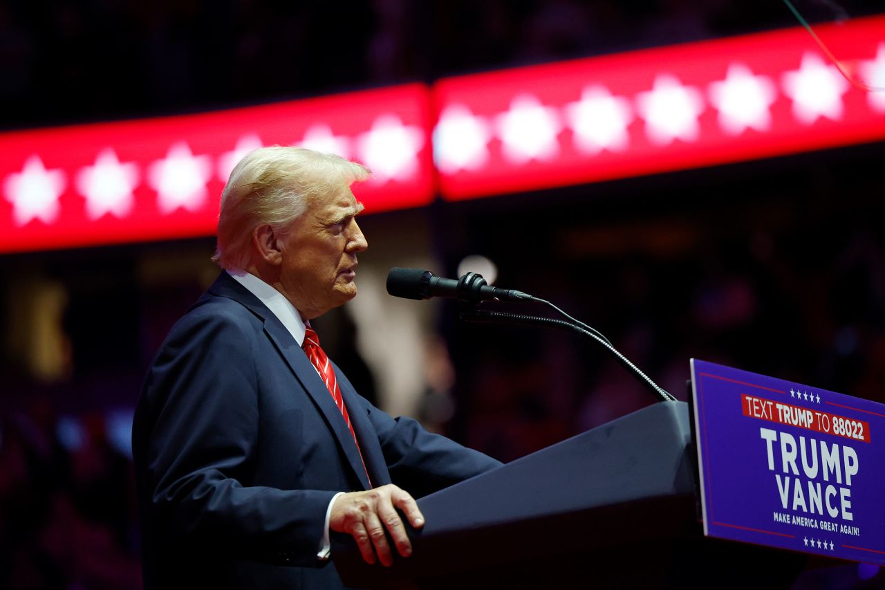 Donald Trump speaks at his victory rally in Washington on Sunday.