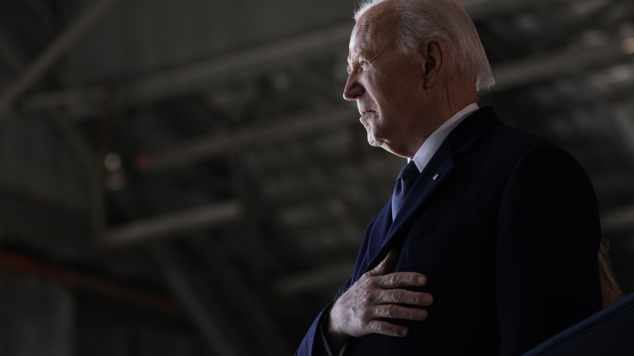 T BASE ANDREWS, MARYLAND - JANUARY 20: Former U.S. President Joe Biden gestures while arriving at t Base Andrews following inauguration ceremonies on January 20, 2025 in t Base Andrews, Maryland. Joe Biden concluded his term when Donald Trump was inaugurated as the 47th president. (Photo by Samuel Corum/Getty Images)