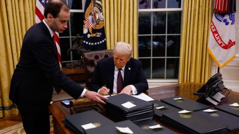 WASHINGTON, DC - JANUARY 20: President Donald Trump signs executive orders in the Oval Office on January 20, 2025 in Washington, DC. Trump takes office for his second term as the 47th president of the United States. (Photo by Anna Moneymaker/Getty Images)
