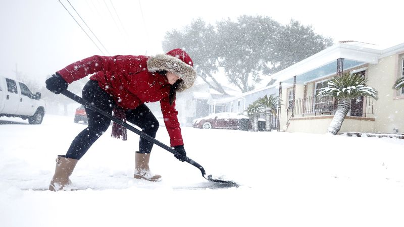 Unprecedented winter storm paralyzes Gulf Coast with heavy snow and ice