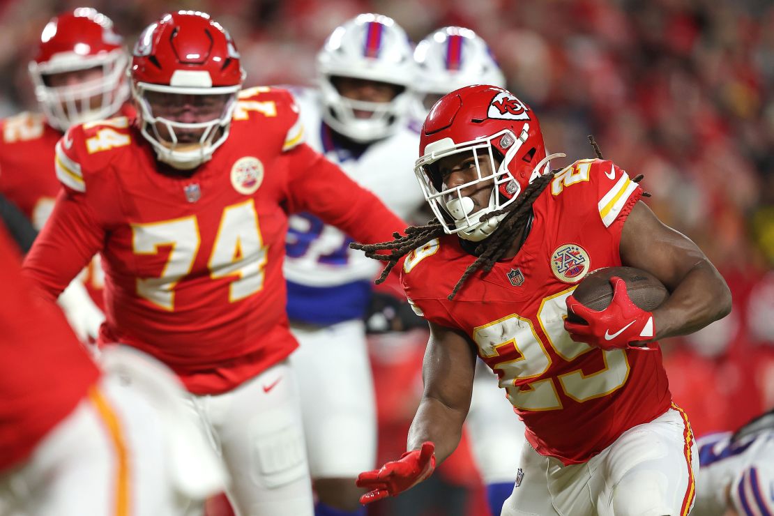 Kareem Hunt (No. 29) of the Kansas City Chiefs runs the ball for a touchdown during the first quarter against the Buffalo Bills in the AFC Championship game.