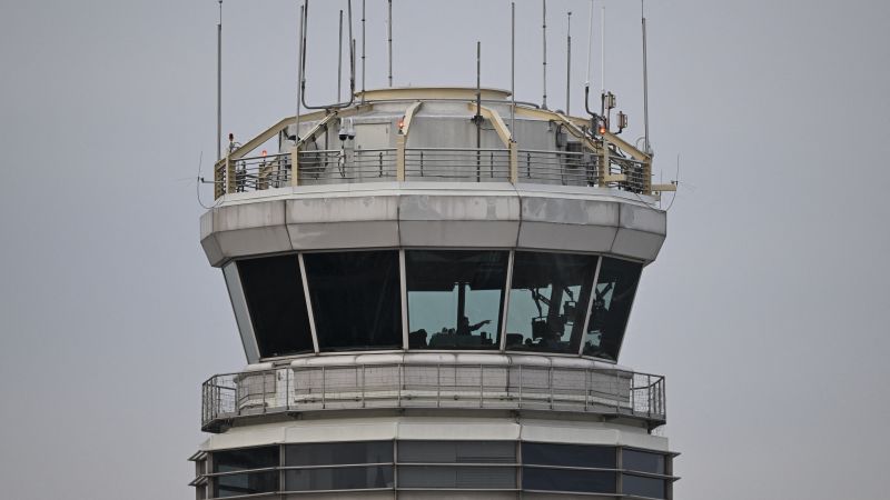 America desperately needs more air traffic controllers. So why is it so tough to hire them? | CNN Business