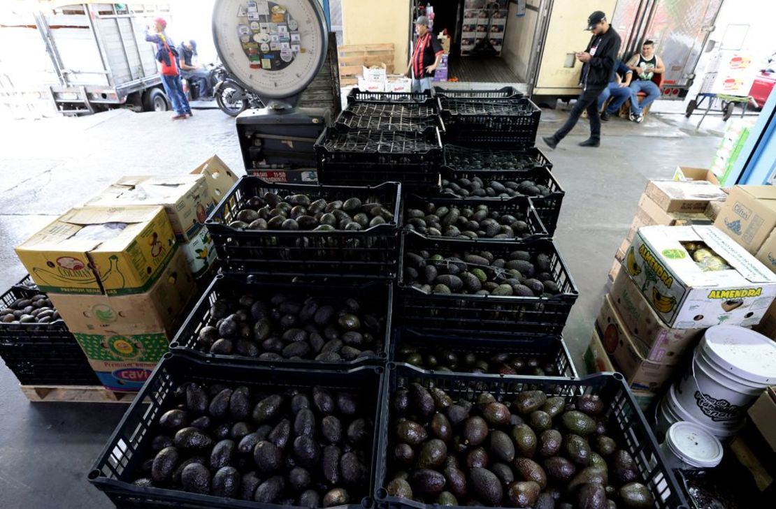 Cajas de aguacates se ven en el mercado Central de Abastos en Guadalajara, estado de Jalisco, México el 31 de enero.