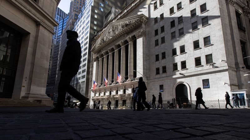 Около две трети 66 от възрастните казват че са песимистични