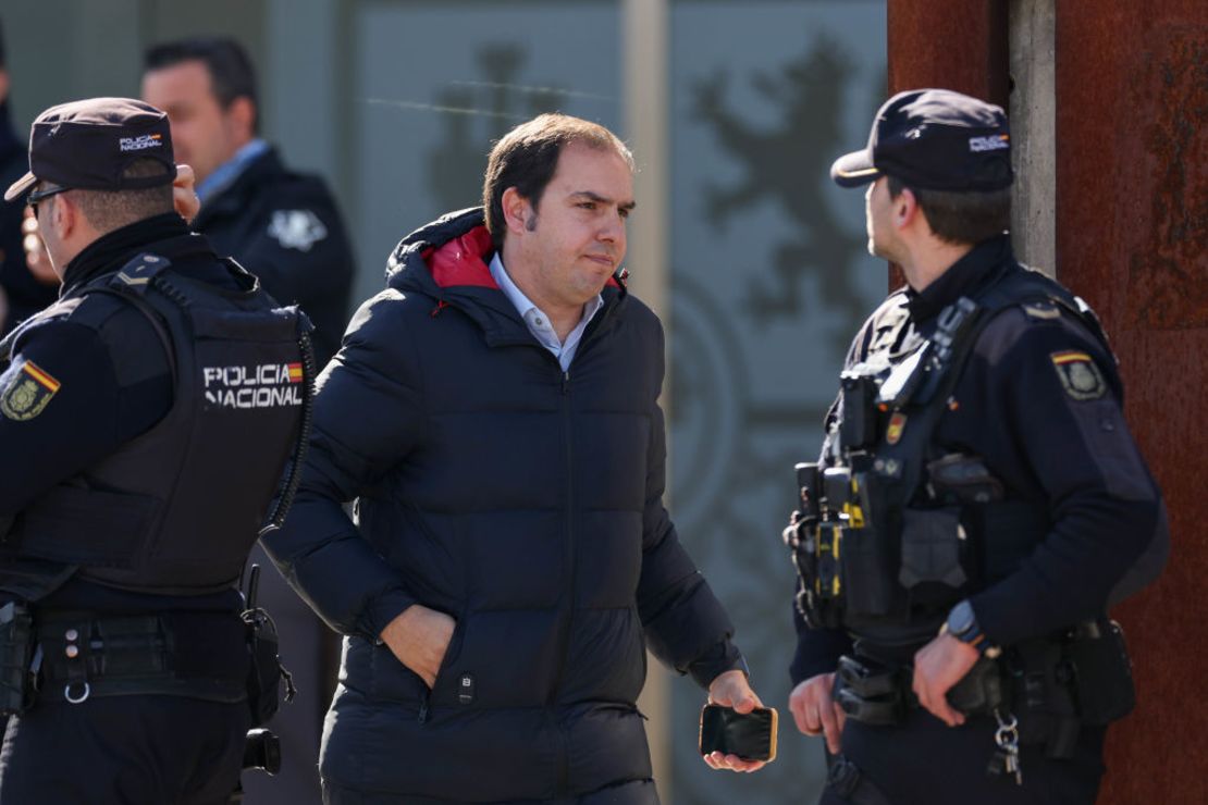 El subdirector de Comunicación de la RFEF, Enrique Yunta, sale a declarar el 04 de febrero de 2025 en Madrid, España.