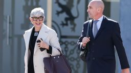 Luis Rubiales y su abogada Olga Tubau dejan la Audiencia Nacional el 3 de febrero de 2025, en Madrid, España.