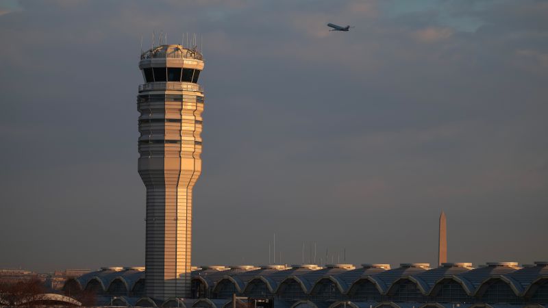NTSB probing aborted landings at Washington Reagan National Airport prompted by nearby army helicopter | CNN