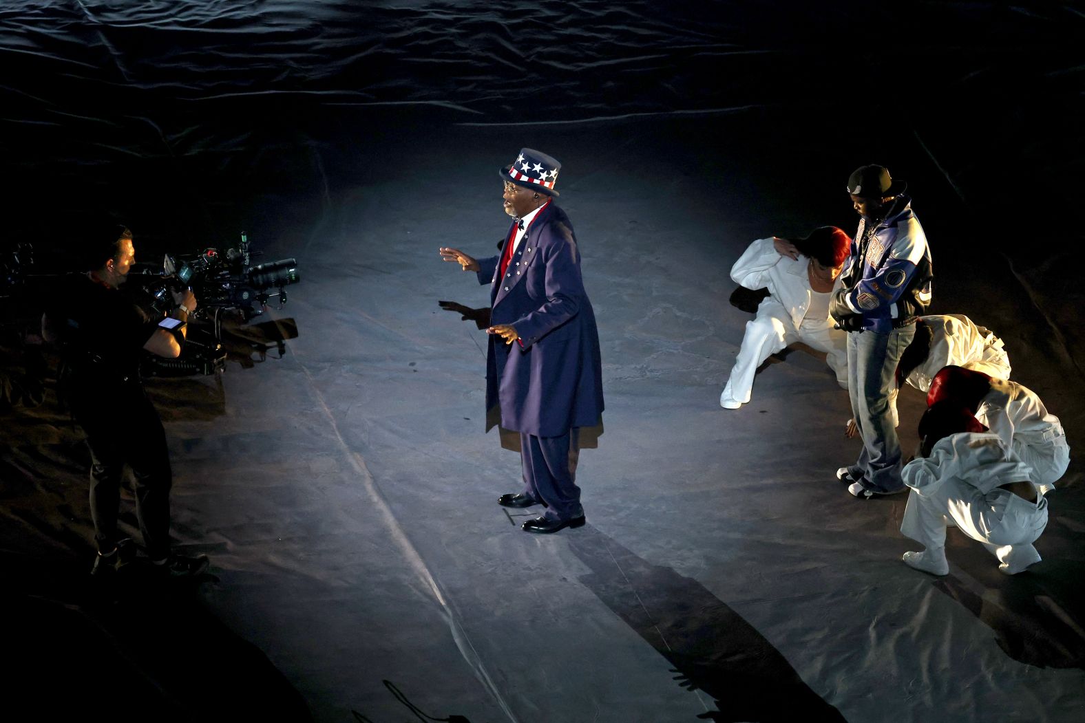 Actor Samuel L. Jackson was a part of the show, introducing him while dressed up as Uncle Sam.