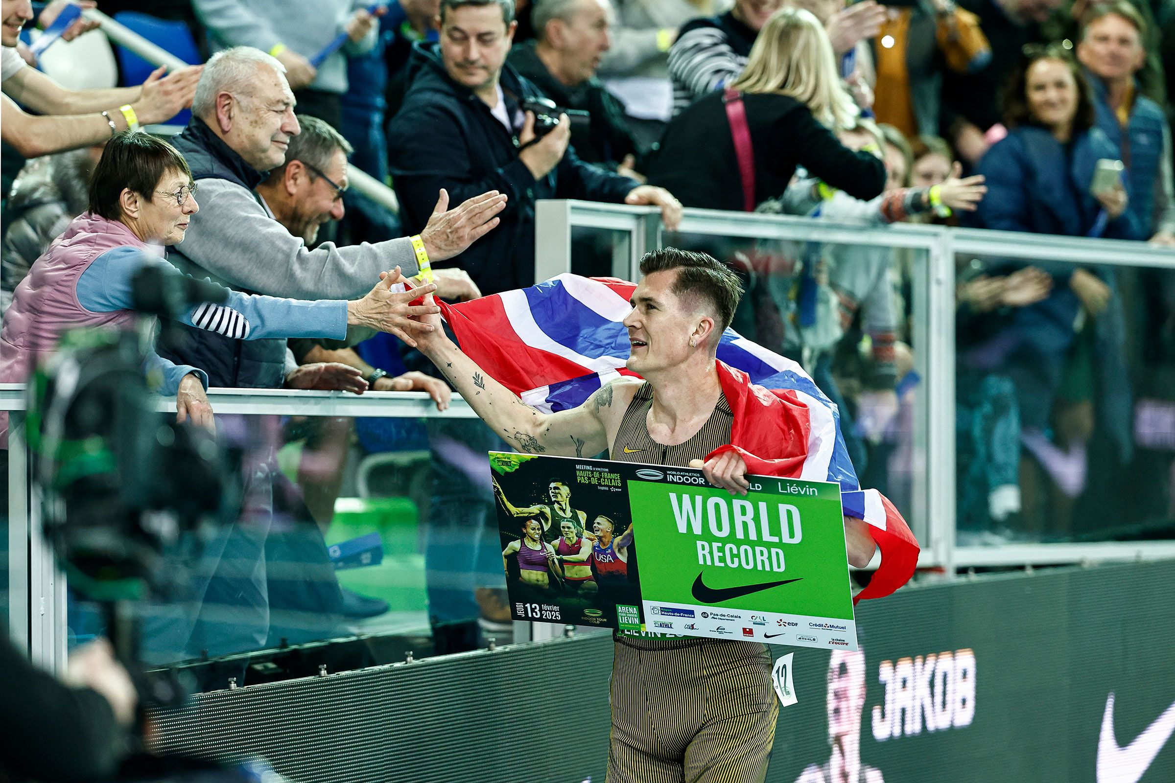 Ingebrigtsen smashes world indoor 1500m and mile records