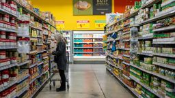 El gasto del consumidor representa aproximadamente dos tercios del crecimiento económico en EE.UU.